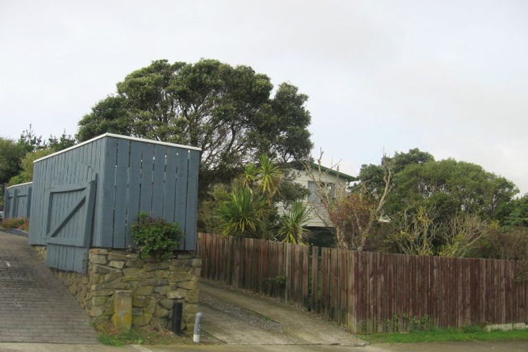 Photo of property in 10 Limerick Grove, Ascot Park, Porirua, 5024