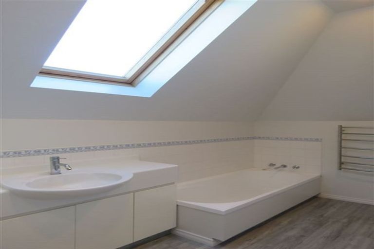 Photo of property in 95 Clyde Road, Ilam, Christchurch, 8041