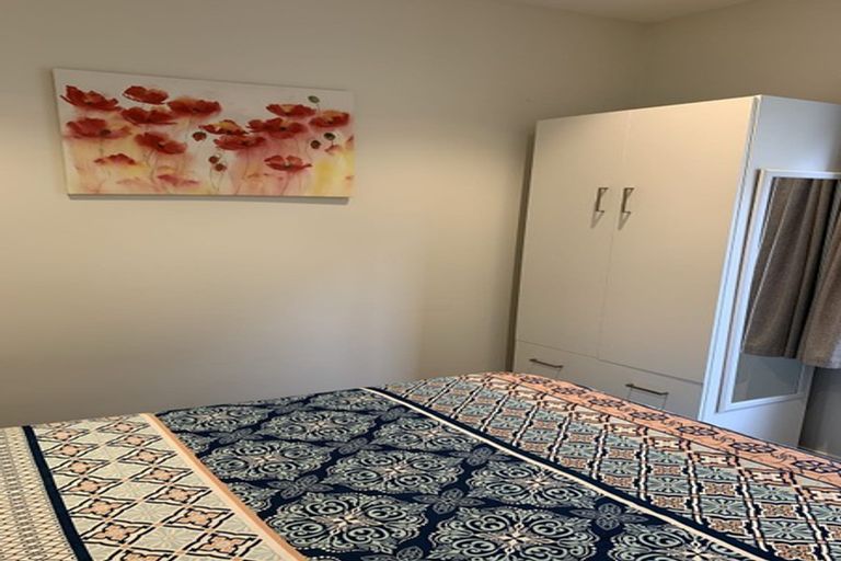 Photo of property in 73 Tamahere Drive, Glenfield, Auckland, 0629