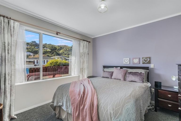 Photo of property in 6b Yarrow Place, Papakowhai, Porirua, 5024
