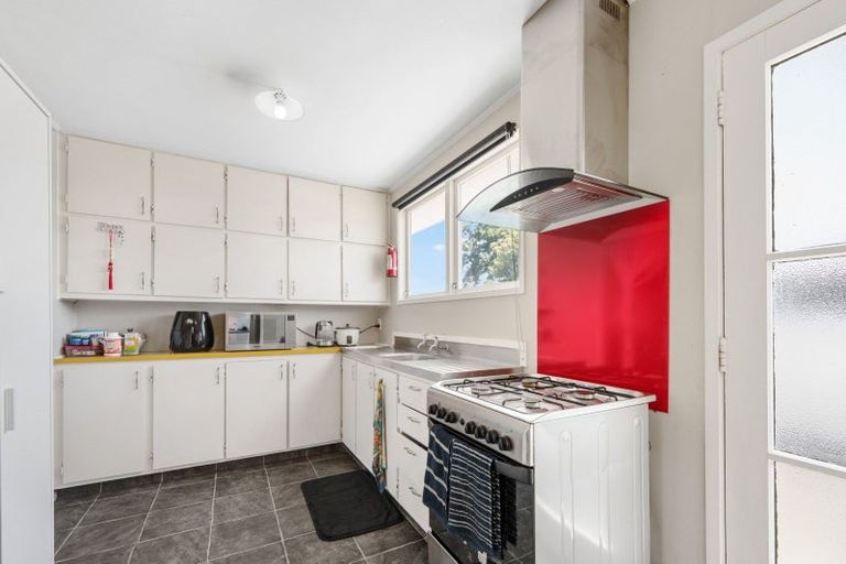 Photo of property in 19 Halswell Crescent, Westbrook, Palmerston North, 4412
