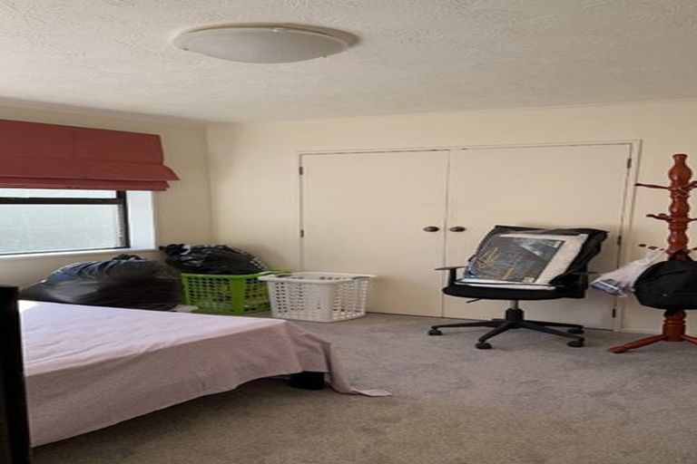 Photo of property in 2/11 Takutai Avenue, Bucklands Beach, Auckland, 2012