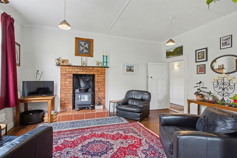 Photo of property in 10 Greenfield Street, Hector, 7822