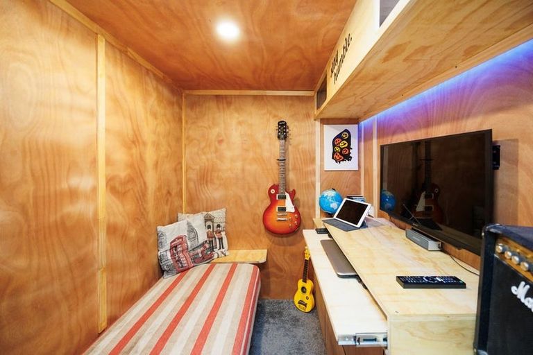 Photo of property in 18d Montgomery Terrace, Hokowhitu, Palmerston North, 4410