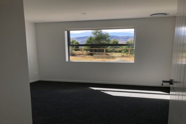 Photo of property in 18 Brewster Crescent, Lake Hawea, 9382