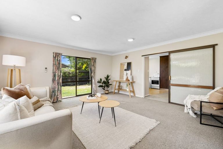 Photo of property in 2/127 Reynolds Avenue, Bishopdale, Christchurch, 8053