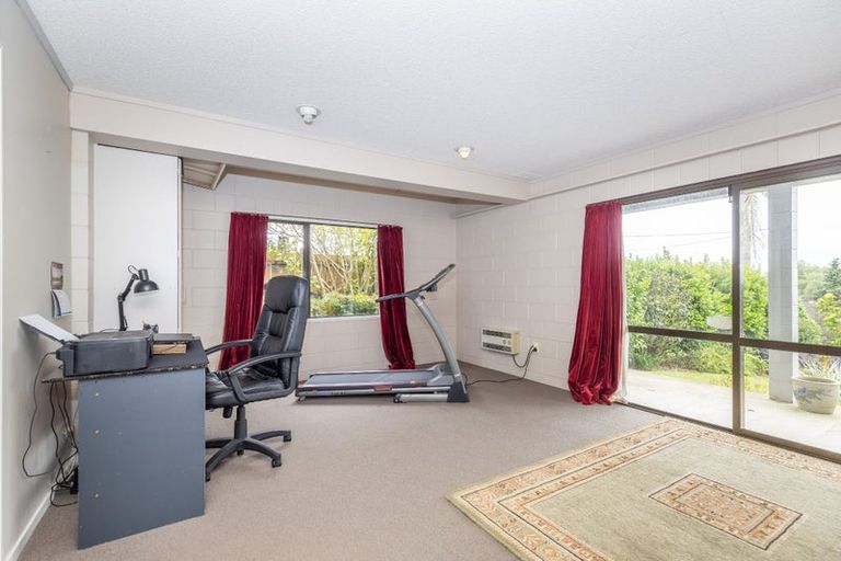 Photo of property in 27 Russleigh Drive, Dinsdale, Hamilton, 3204