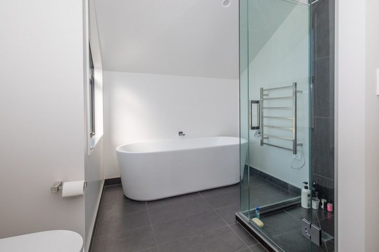 Photo of property in 4 Kapuka Lane, Wanaka, 9305