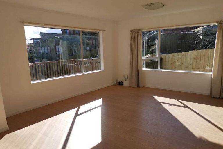 Photo of property in 1/95c Captain Scott Road, Glen Eden, Auckland, 0602