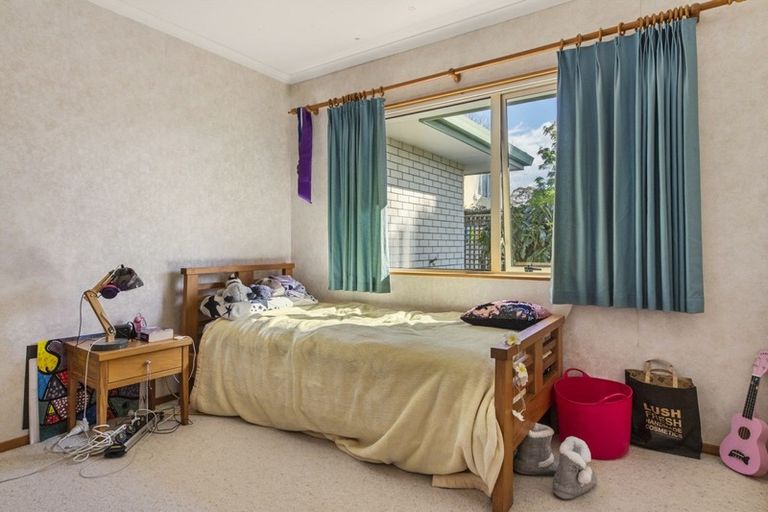 Photo of property in 17 Pampas Grove, Welcome Bay, Tauranga, 3112