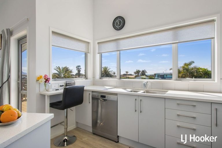 Photo of property in 17 Athenree Heights, Athenree, Waihi Beach, 3177