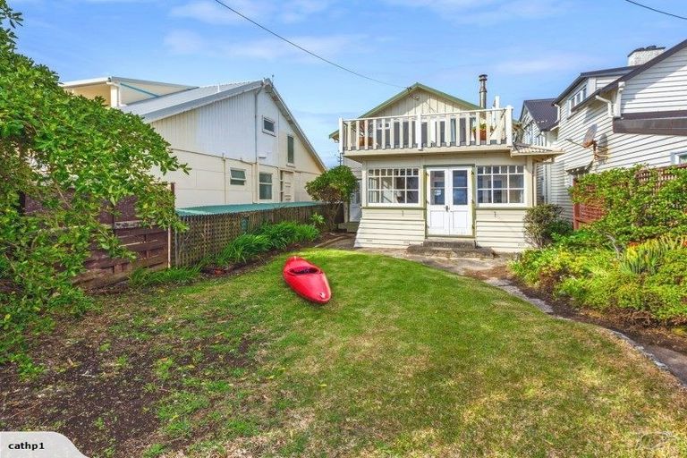 Photo of property in 30 Steyne Avenue, Plimmerton, Porirua, 5026