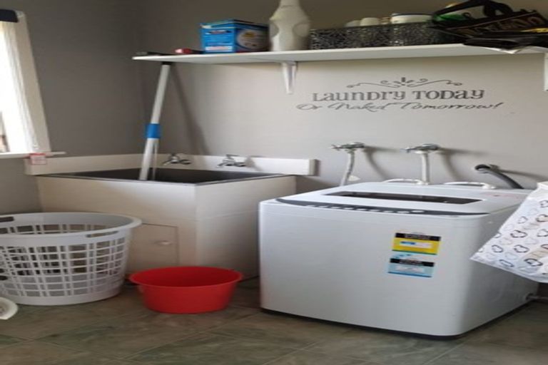 Photo of property in 83 Morrow Avenue, St Andrews, Hamilton, 3200