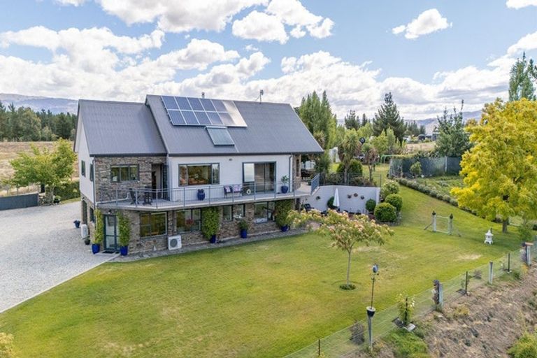 Photo of property in 233 Letts Gully Road, Letts Gully, Alexandra, 9393