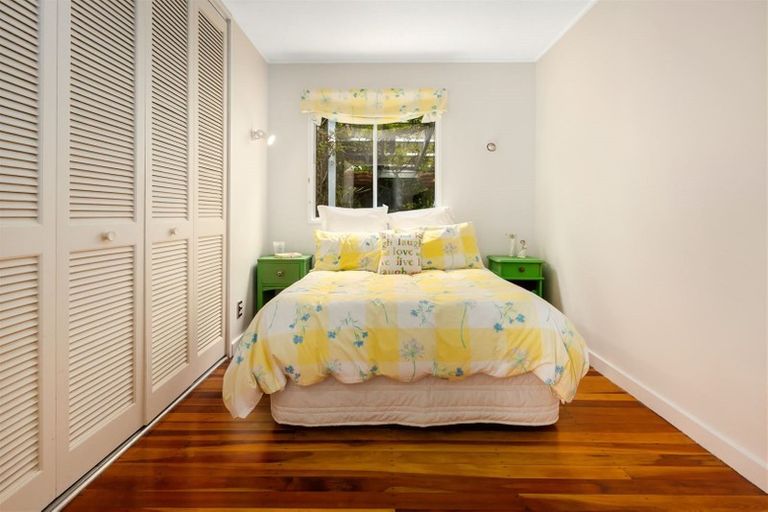 Photo of property in 19 Oak Avenue, Paremata, Porirua, 5024