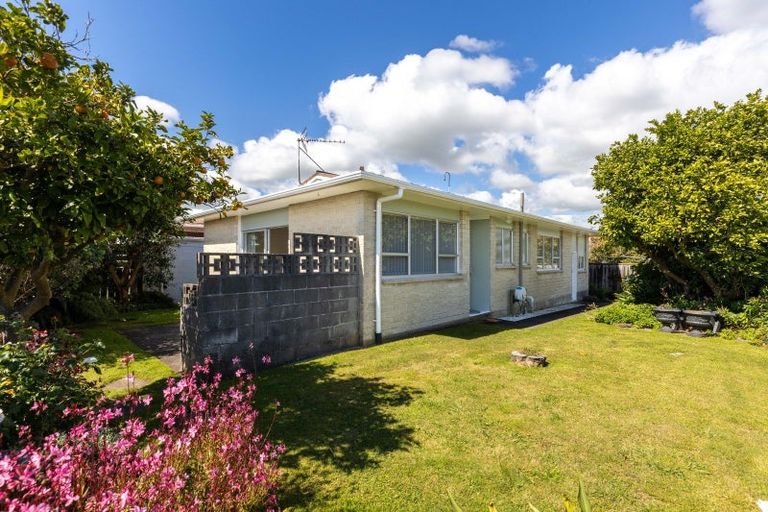 Photo of property in 4/50 Paynters Avenue, Strandon, New Plymouth, 4312