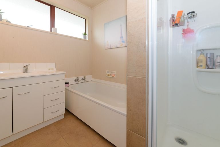 Photo of property in 51 Kimberley Grove, Westbrook, Palmerston North, 4412