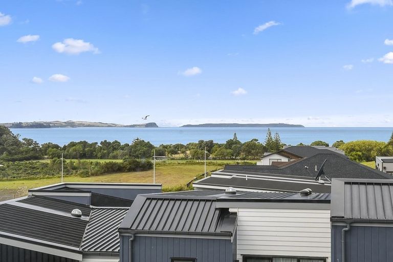 Photo of property in 75 Te Oneroa Way, Long Bay, Auckland, 0630