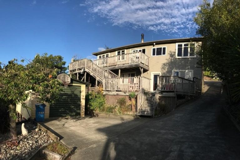 Photo of property in 92 Milton Terrace, Picton, 7220