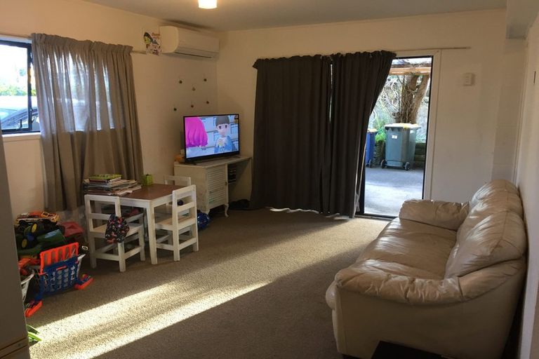 Photo of property in 2/108 Portage Road, New Lynn, Auckland, 0600