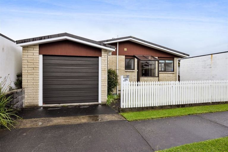 Photo of property in 19a Karamu Street, Strandon, New Plymouth, 4312