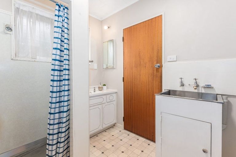 Photo of property in 2/6 Cluny Road, Plimmerton, Porirua, 5026