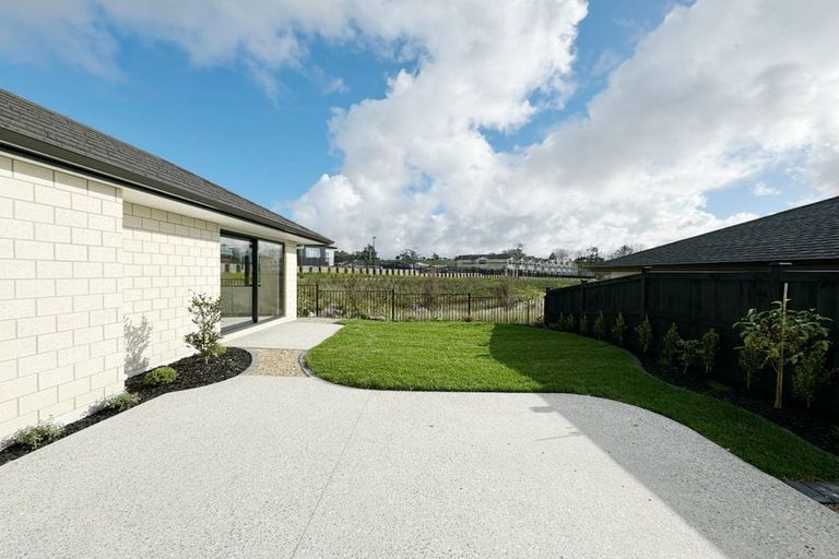 Photo of property in 26 Milldale Drive, Wainui, 0932