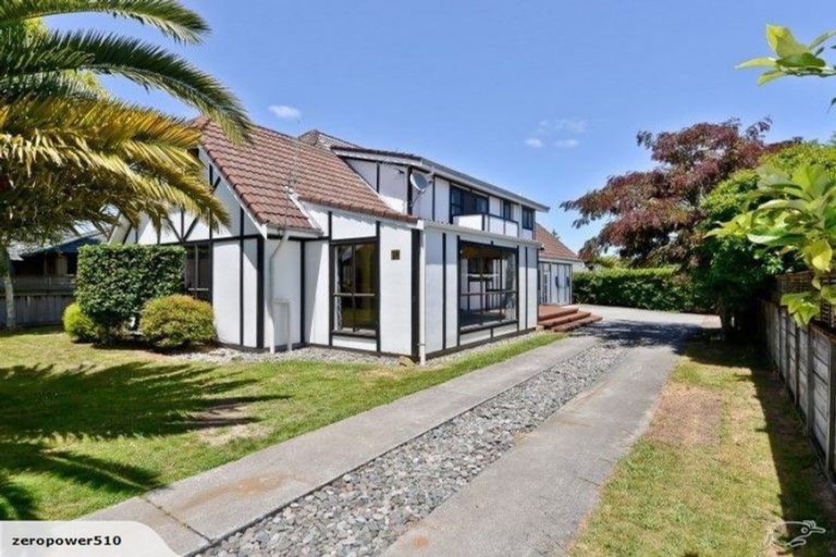 Photo of property in 19 Nielsen Gardens, Rototuna, Hamilton, 3210