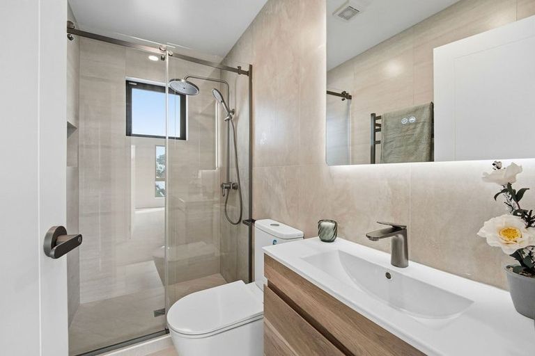 Photo of property in 13d Churchill Avenue, Manurewa, Auckland, 2102