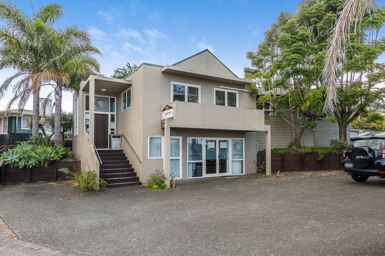 Photo of property in 212 Archers Road, Glenfield, Auckland, 0629