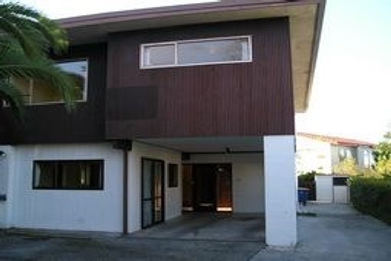 Photo of property in 2/31 Amante Crescent, Mairangi Bay, Auckland, 0630