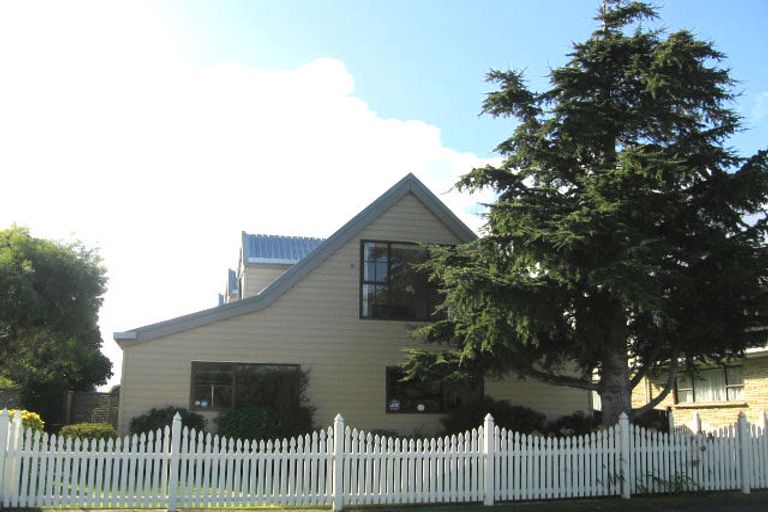 Photo of property in 30 De Menech Grove, Avalon, Lower Hutt, 5011