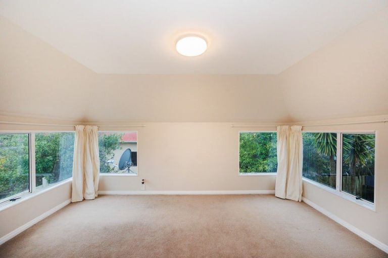 Photo of property in 12 Coromandel Court, Roslyn, Palmerston North, 4414