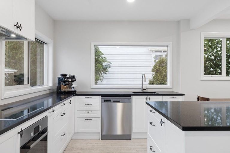 Photo of property in 155 Queen Street, Pukekohe, 2120