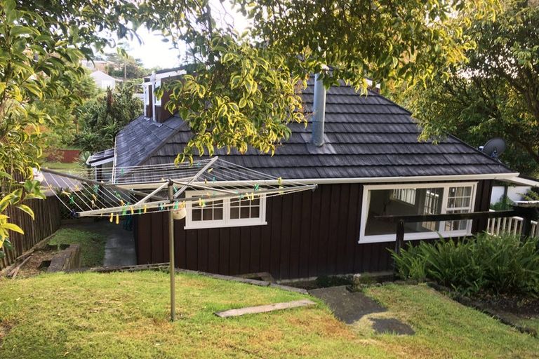 Photo of property in 16 Elmira Place, Browns Bay, Auckland, 0630