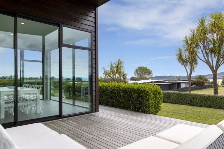 Photo of property in 8 Karapoto Lane, Rainbow Point, Taupo, 3330