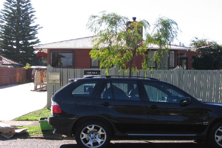 Photo of property in 2/64 Millen Avenue, Pakuranga, Auckland, 2010