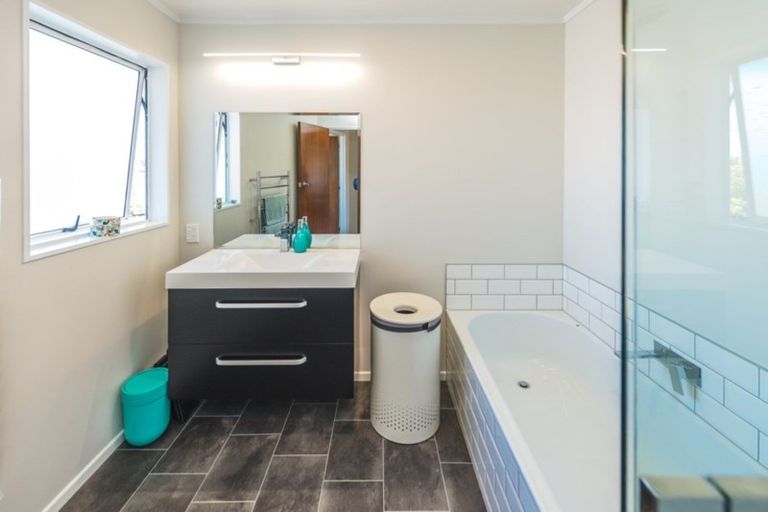 Photo of property in 70 Surrey Road, Springvale, Whanganui, 4501