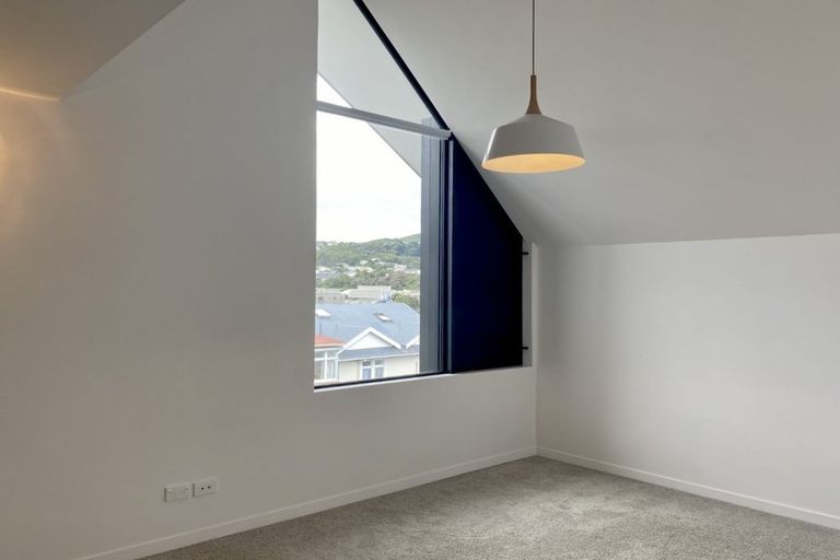 Photo of property in 76 Brougham Street, Mount Victoria, Wellington, 6011