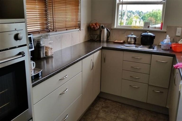 Photo of property in 28 Carlisle Road, Browns Bay, Auckland, 0630