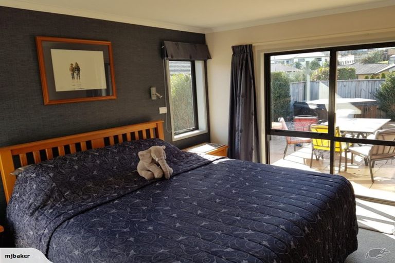 Photo of property in 24 Ainslee Street, Highlands Park, New Plymouth, 4312