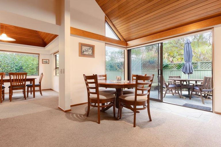 Photo of property in 10 Edgewater Street, Waikanae, 5036