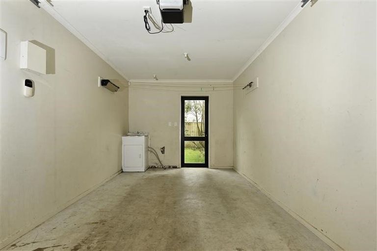 Photo of property in 56 Verdale Circle, Glen Eden, Auckland, 0602