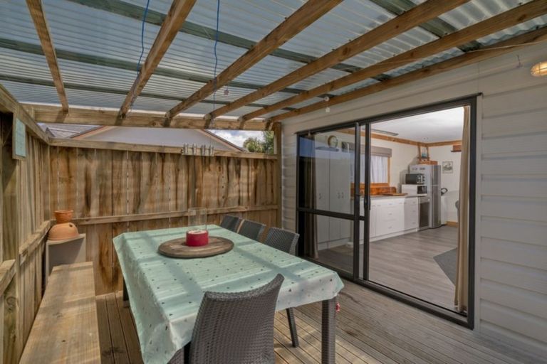 Photo of property in 11 Dotterel Place, Whitianga, 3510