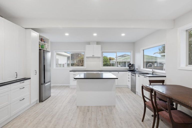 Photo of property in 155 Queen Street, Pukekohe, 2120