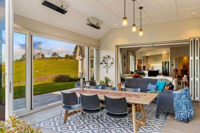 Photo of property in 13 Myra Evelyn Grove, Dairy Flat, Albany, 0792