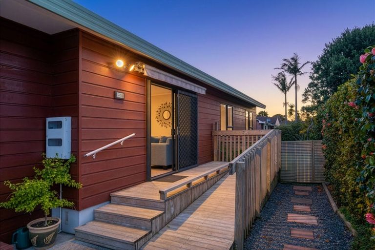 Photo of property in 3/28 Lakeside Drive, Orewa, 0931