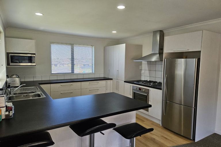 Photo of property in 68 Farnborough Drive, Grandview Heights, Hamilton, 3200