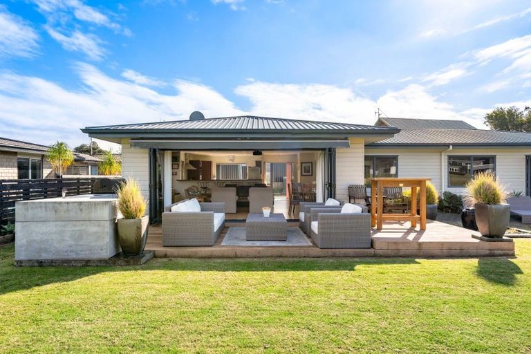 Photo of property in 16 Braddock Grove, Pauanui, Hikuai, 3579