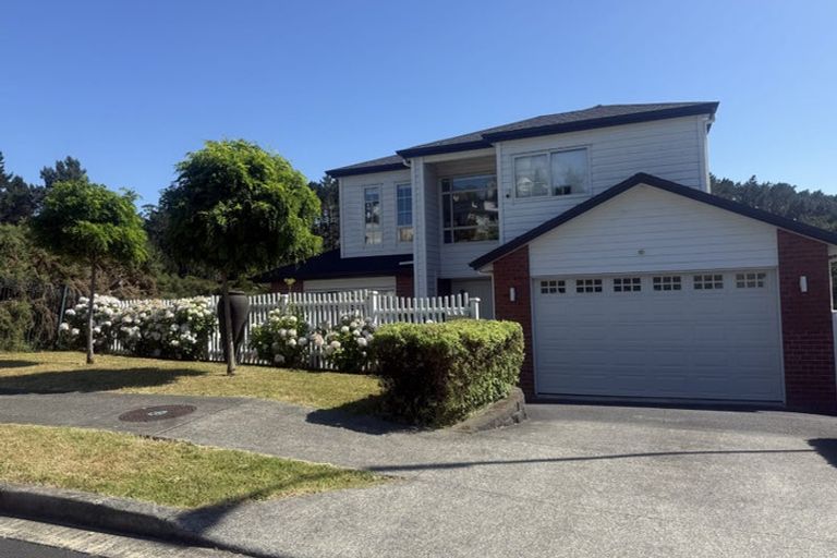 Photo of property in 28 Golden Morning Drive, Albany Heights, Auckland, 0632